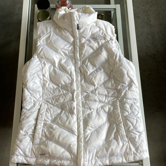 The North Face puffer vest - Picture 1 of 6